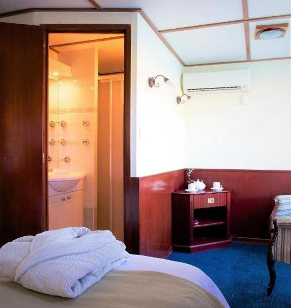 Bateau Hotel A Quai Le Chardonnay Avignon Phòng bức ảnh